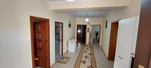 Tirane, jepet me qera apartament 3+1 Kati 2, 100 m² 450 Euro