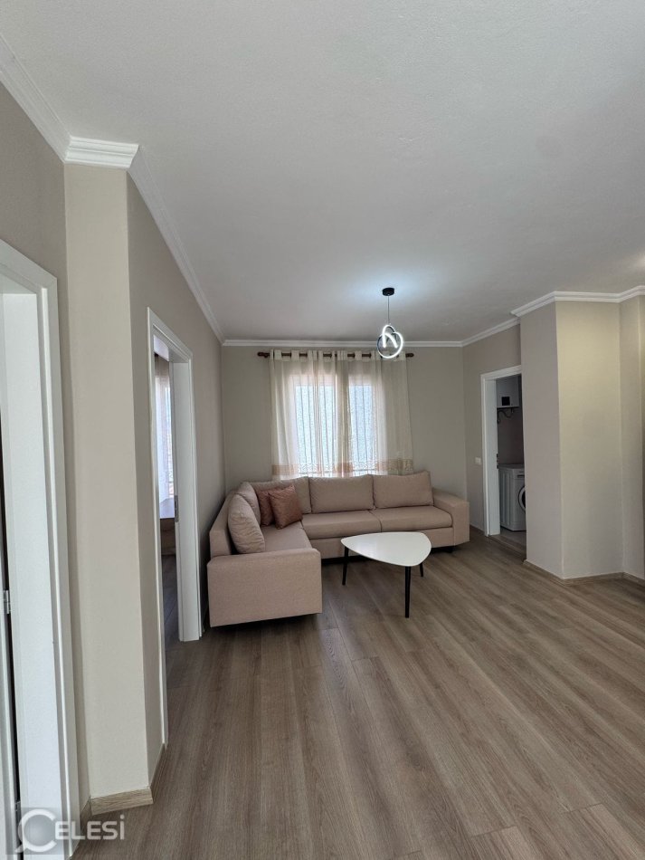Tirane, jepet me qera apartament 2+1 Kati 5, 85 m² 50.000 € (Xhamia e Selites)
