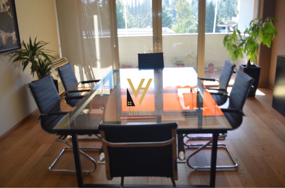 Tirane, jepet me qera zyre Kati 1, 100 m² 1.500 € (SHESHI WILLSON)