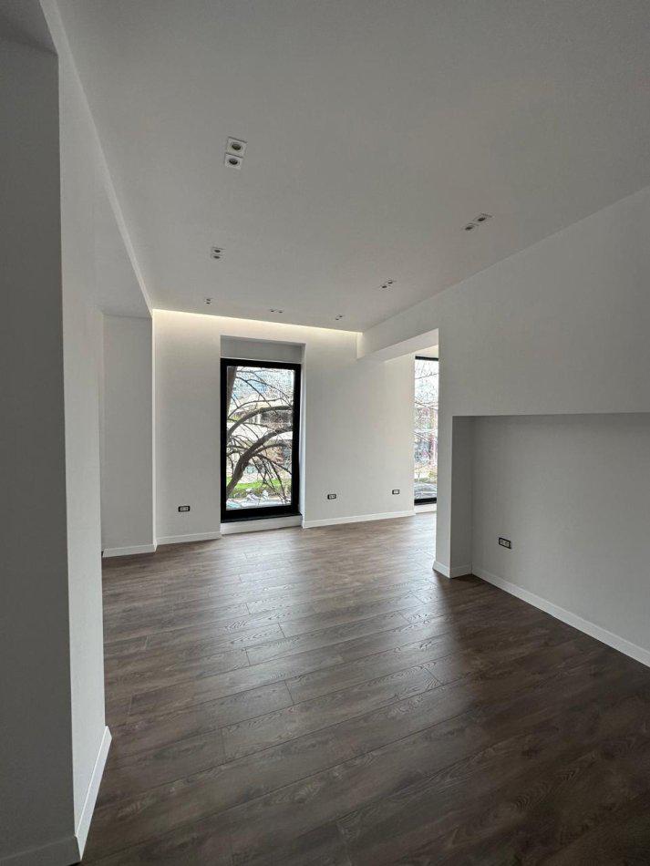 Tirane, jepet me qera ambjent biznesi Kati 1, 76 m² 1.500 € (Tajvan)