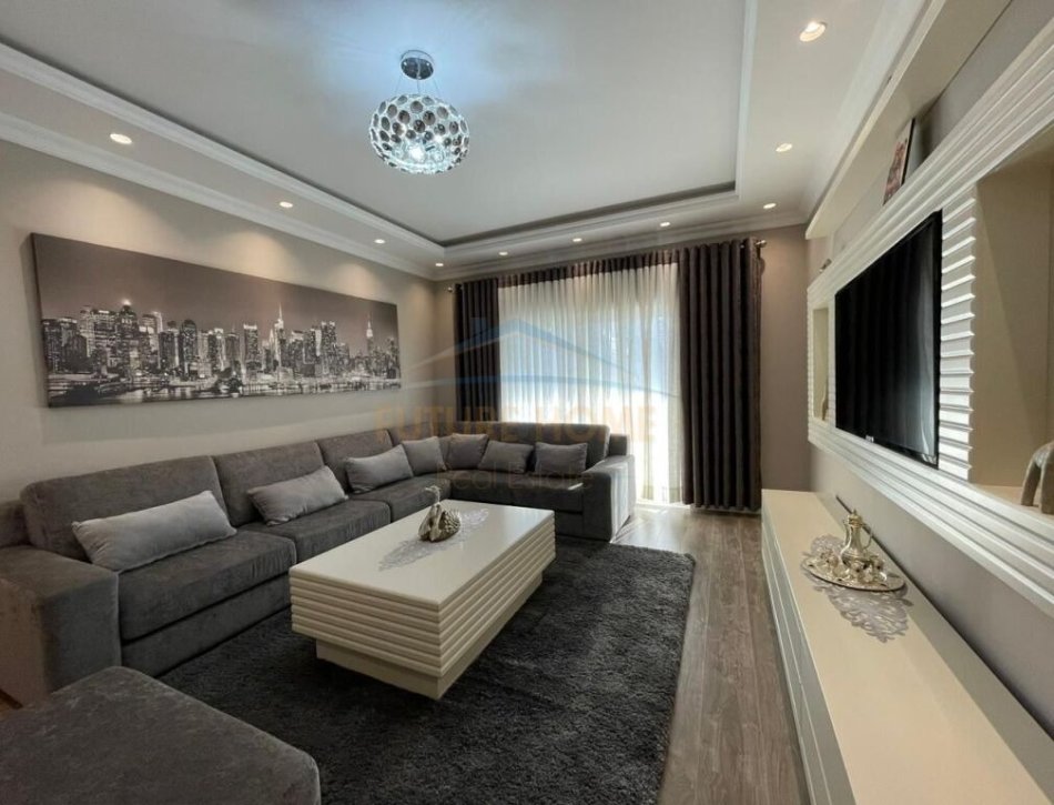 Tirane, jepet me qera apartament 3+1 Kati 2, 150 m² 600 € (Fresk)