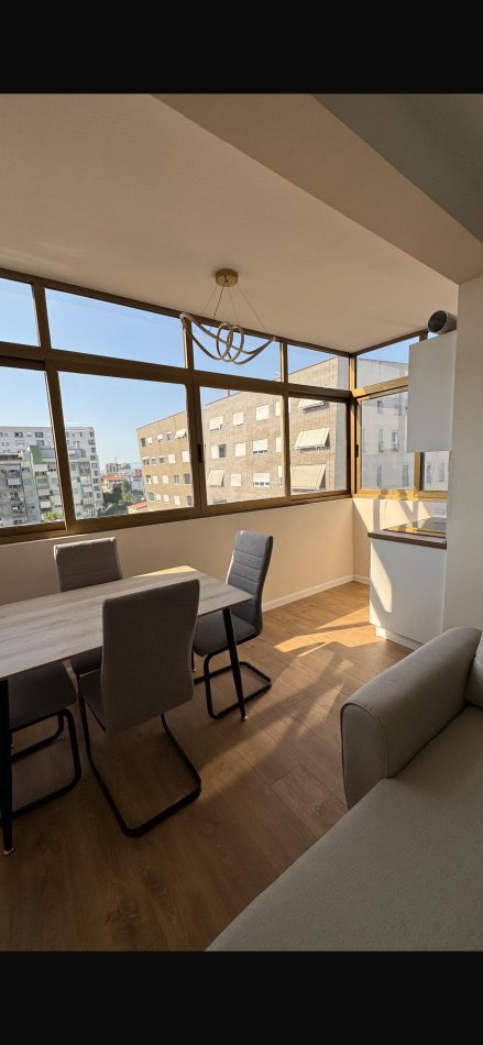 Tirane, jepet me qera apartament 2+1+Ballkon Kati 5, 70 m² 600 € (21 Dhjetori)