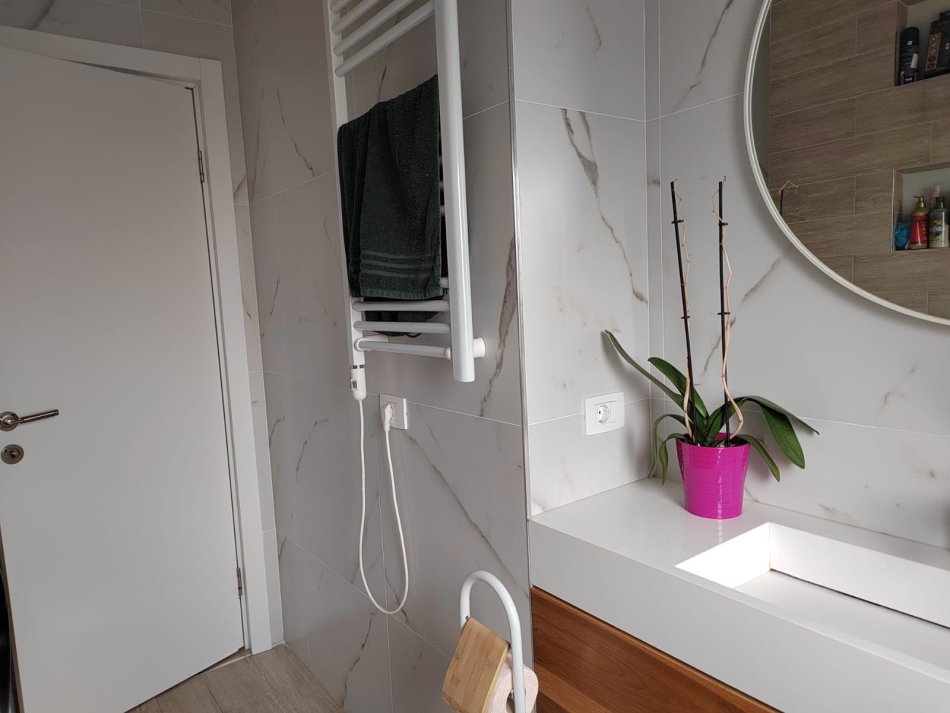Tirane, shitet apartament 2+1+Aneks+Ballkon Kati 1, 83 m² 120.000 € (fresk)