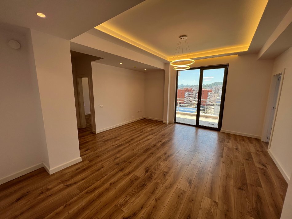 Tirane, shitet apartament 2+1 Kati 10, 100 m² 212.000 € (Rruga e kavajes)
