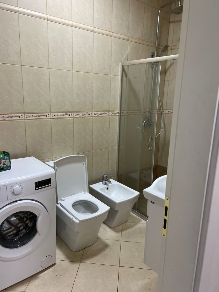 Tirane, shitet apartament 2+1+Ballkon Kati 3, 97 m² 130,000 € (Astir, Rruga Mikel Maruli)