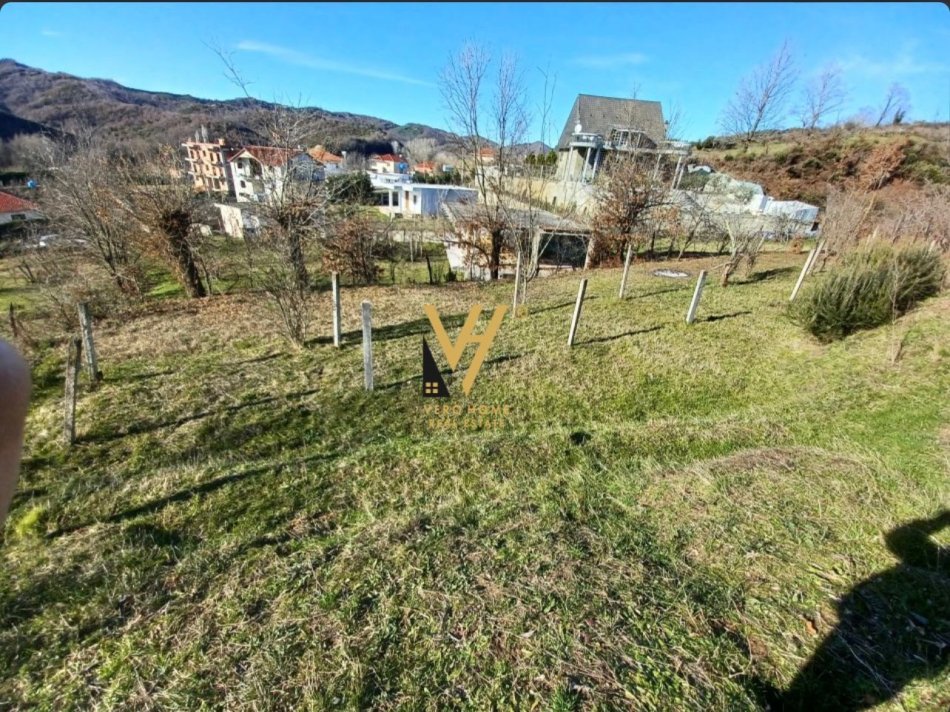 Tirane, shitet toke , 3.000 m² 60.000 € (VORE)