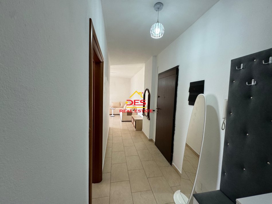 Vlore, jepet me qera apartament 2+1 Kati 9, 110 m² 400 € (Rruga Pelivan Leskaj)