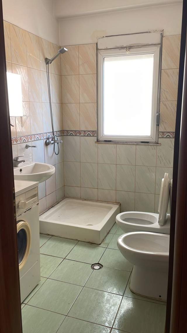 Tirane, jepet me qera apartament 2+1+BLK Kati 9, 100 m² 45.000 Leke (Rruga Tish Daija)
