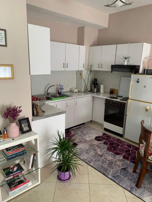 Tirane, jepet me qera apartament 1+1 Kati 5, 70 m² 450 Euro tek Golden Parku