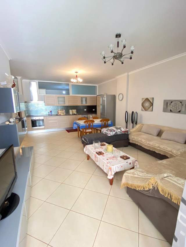 Tirane, jepet me qera apartament 2+1 Kati 1, 122 m² 450 Euro (rruga Peti, Tek Kopshti Zoologjik)