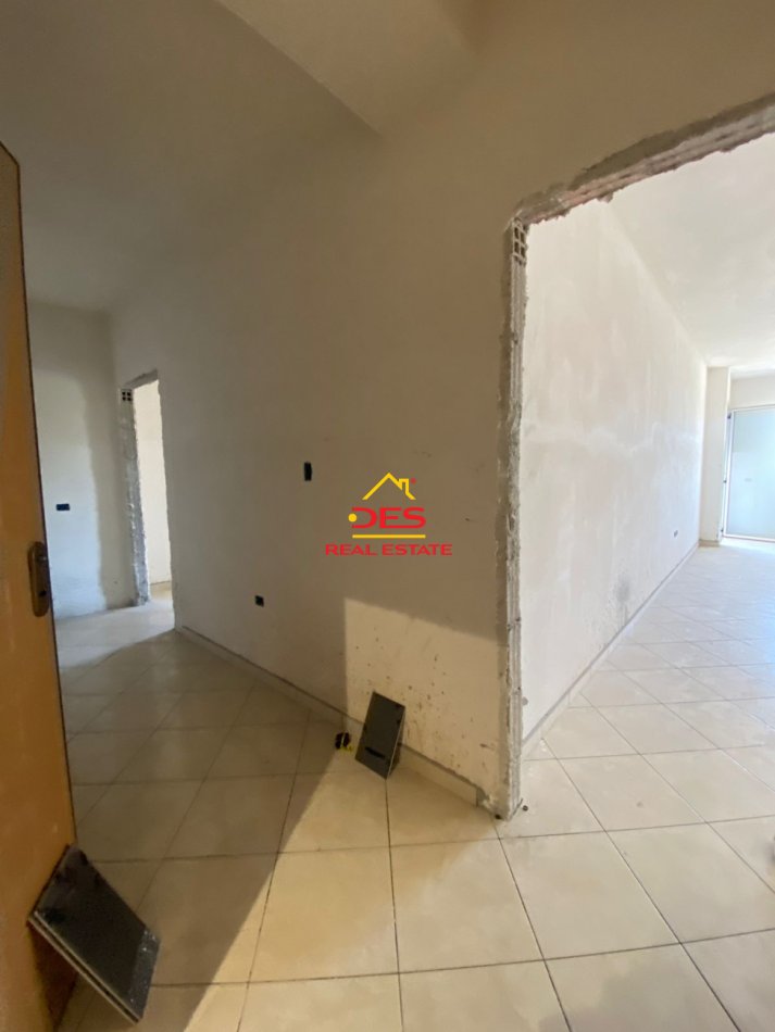 Vlore, shitet apartament 2+1 Kati 5, 129 m² 193.500 € (Rruga Ismail Qemali)