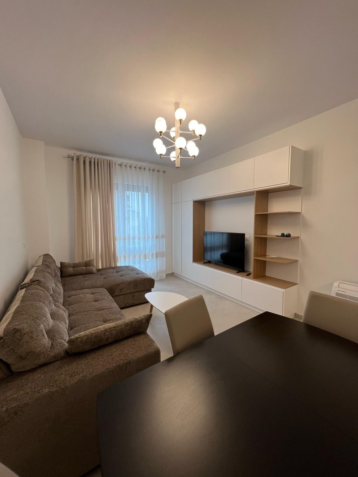 Tirane, jepet me qera apartament 2+1+Ballkon Kati 2, 100 m² 750 € (xhanfize Keko)