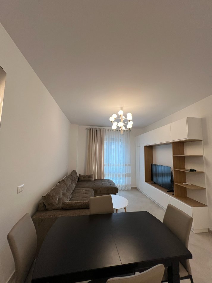Tirane, jepet me qera apartament 2+1+Ballkon Kati 2, 100 m² 750 € (xhanfize Keko)