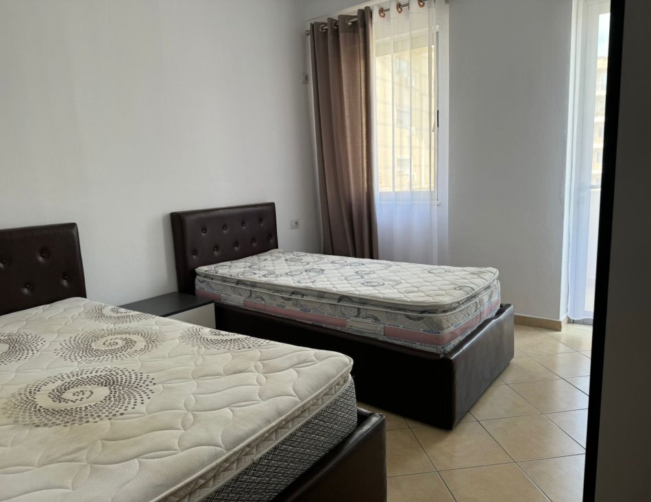Tirane, jepet me qera apartament 1+1 Kati 6, 64 m² 400 € (Unaza e Re)