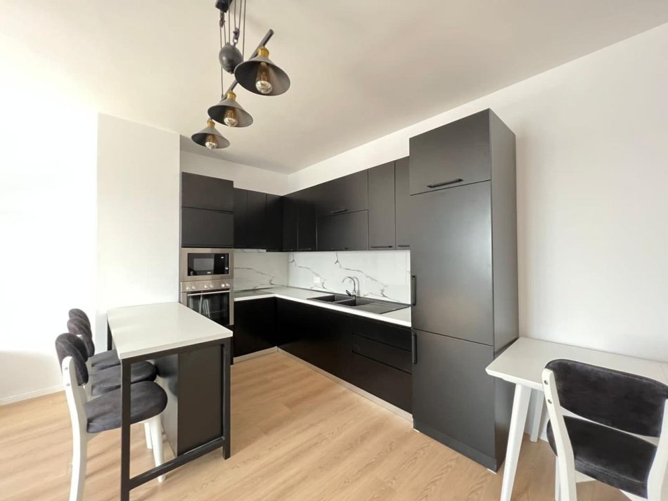 Tirane, jepet me qera apartament 1+1 , 74 € (rruga e dibres)