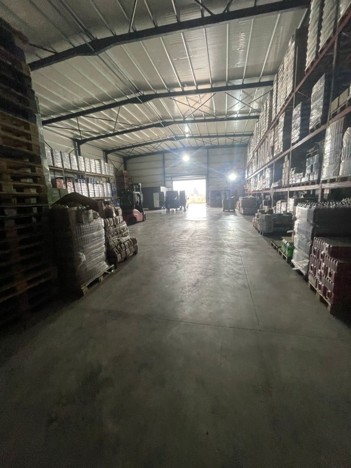 Tirane, jepet me qera magazine Kati 0, 500 m² 2.000 € (Valias)