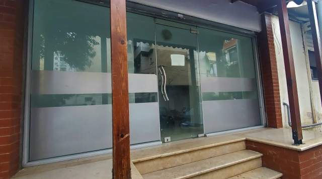 Tirane, shitet dyqan Kati 1, 40 m² 3.500 Euro/m2 (Rruga Urani Pano)