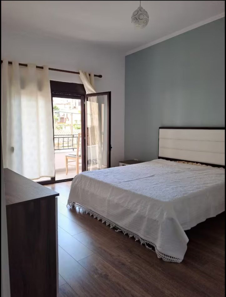 Durres, jepet me qera Vile 1+1 Kati 2, 70 m² 400 € (Prane Muzeumit)