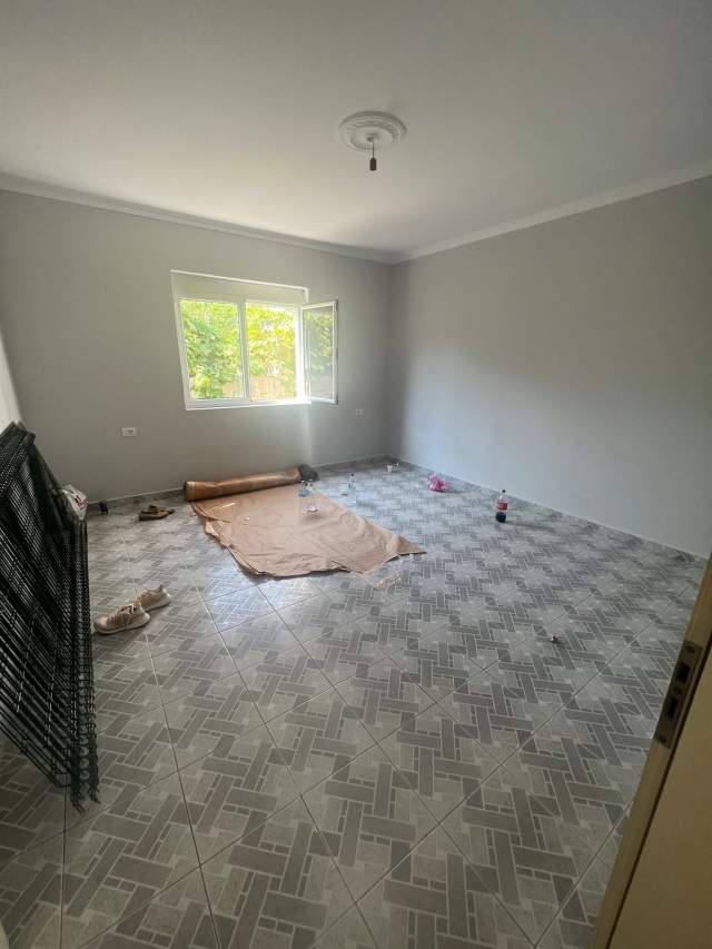 Tirane, jepet me qera Vile 2+1+BLK Kati 2, 152 m² 500 Euro (rruga Shaban Bardhoshi)
