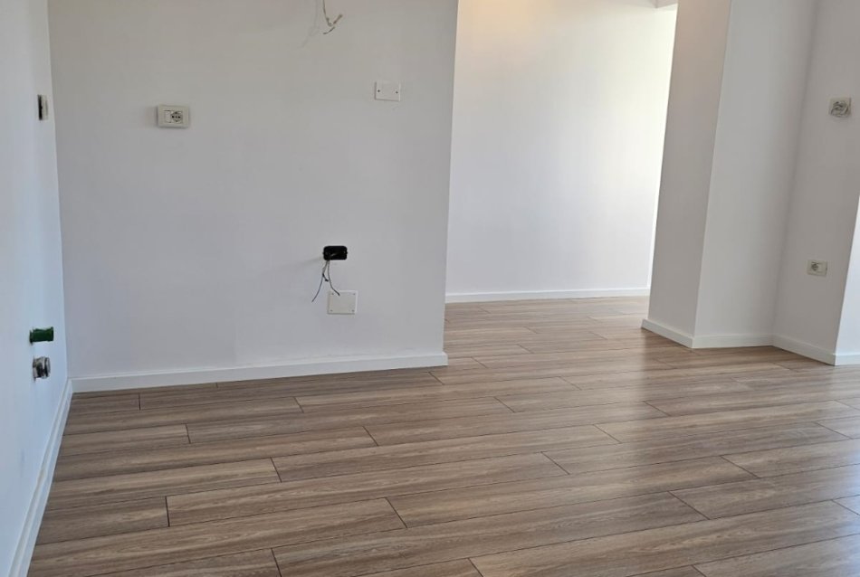 Tirane, shitet apartament 1+1 Kati 3, 55 m² 110.000 € (Xhamia E Tabakeve)