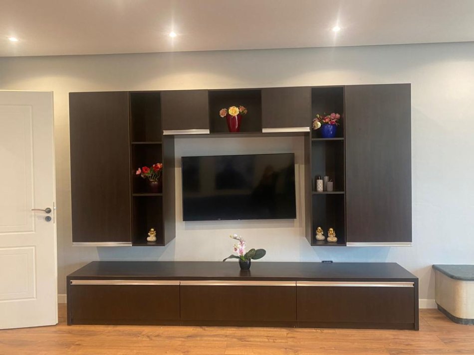Tirane, jepet me qera super Apartament 2+1 Kati 13, 125 m² 1.100 € (Ish Ekspozita)