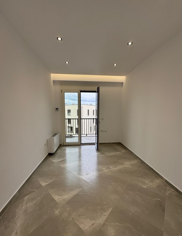 Tirane, jepet me qera zyre Kati 9, 143 m² 1.500 € (Rruga e Kosovareve)