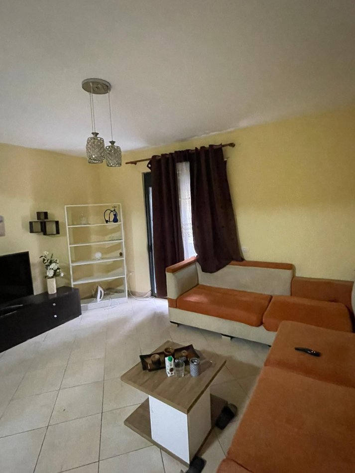 Tirane, jepet me qera apartament 1+1 Kati 2, 80 m² 300 € (Fresk)