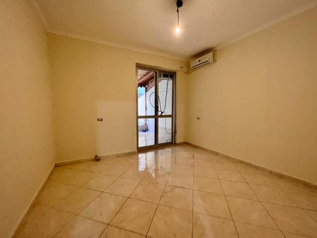 Tirane, jepet me qera apartament 2+1 Kati 2, 105 m² 500 Euro (komuna parisit)