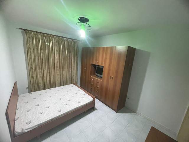 Tirane, jepet me qera apartament 2+1+BLK Kati 2, 110 m² 650 Euro (rruga Ramazan Demneri)
