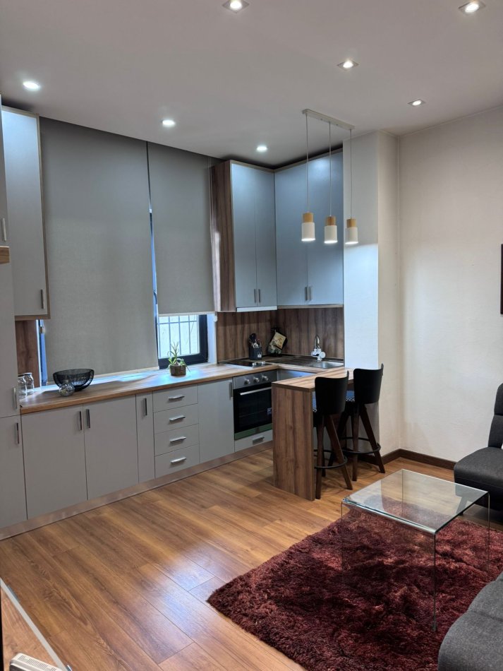 Tirane, jepet me qera apartament 1+1 Kati 1, 50 m² 600 € (Qender , rruga qemal stafa prane rossman lala)