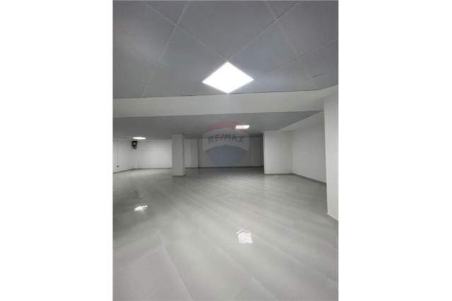 Tirane, jepet me qera ambjent biznesi Kati 0, 500 m² 1.300 Euro (Rruga Muhamet Deliu)