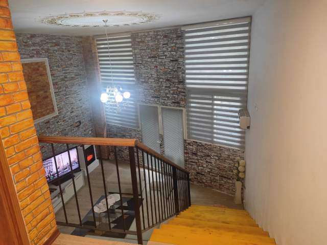 Tirane, jepet me qera apartament duplex 2+1+BLK Kati 1, 75 m² 40.000 Leke (Rruga Muhamed Deliu)