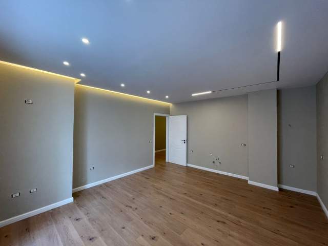 Tirane, shitet apartament 1+1+BLK Kati 3, 78 m² 125.000 Euro (Fusha e aviacionit)