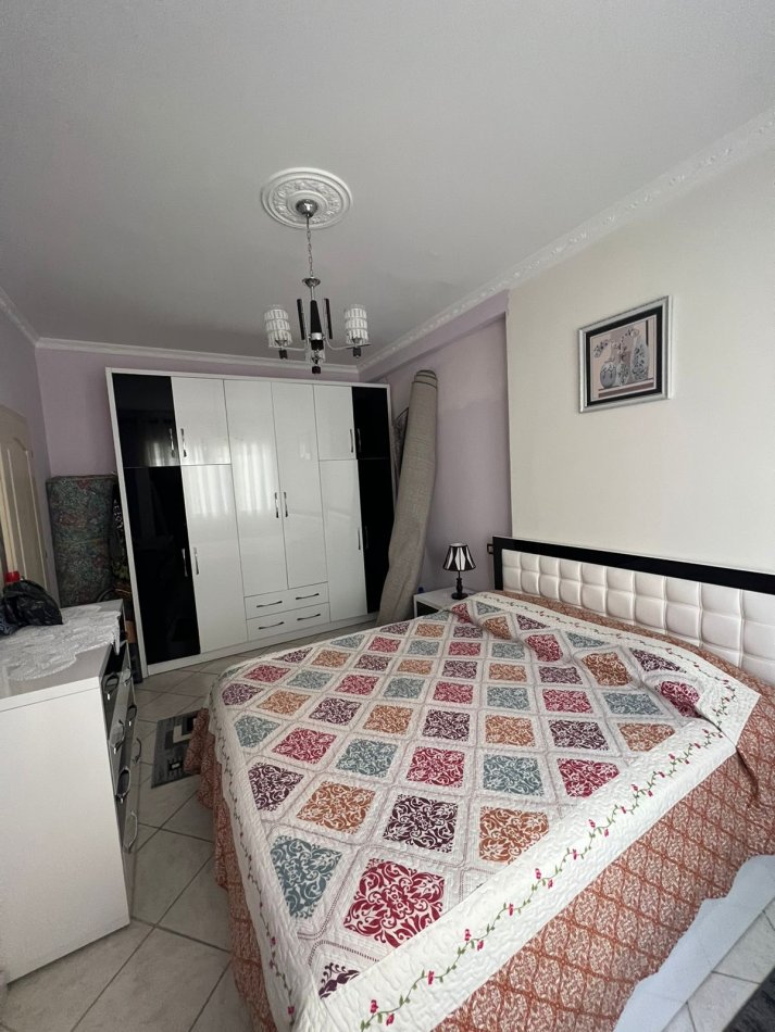 Tirane, jepet me qera apartament 1+1+Ballkon , 70 m² 400 € (Loni ligori)