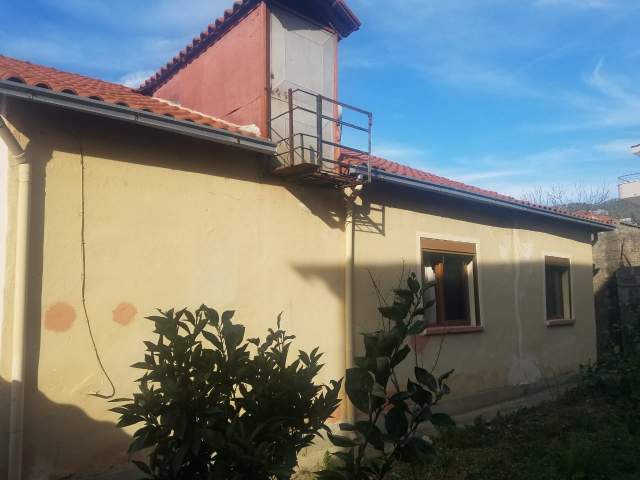 Elbasan, shitet shtepi 300 m² 10.000.000 Leke