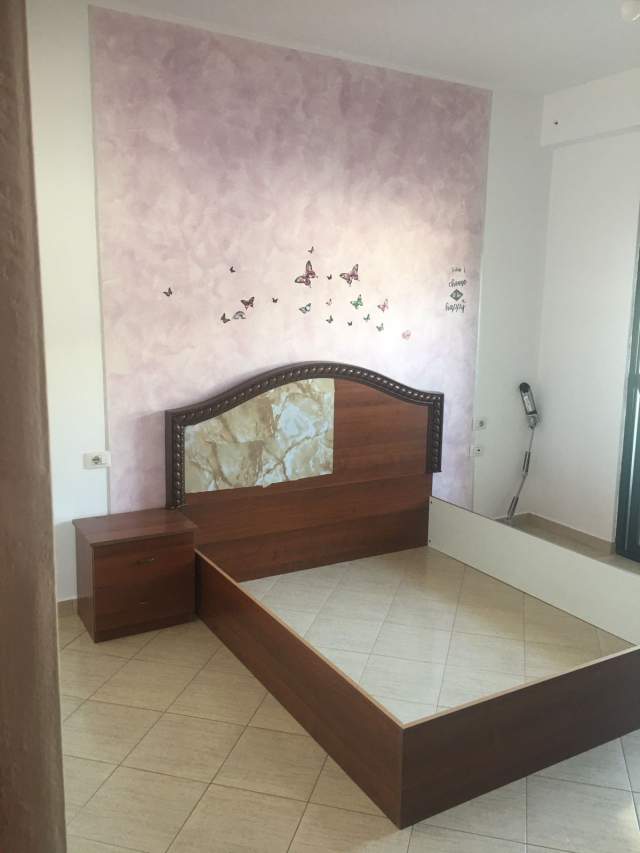 Tirane, jepet me qera apartament 2+1+BLK Kati 4, 141 m² 500 Euro (Rruga Peti)