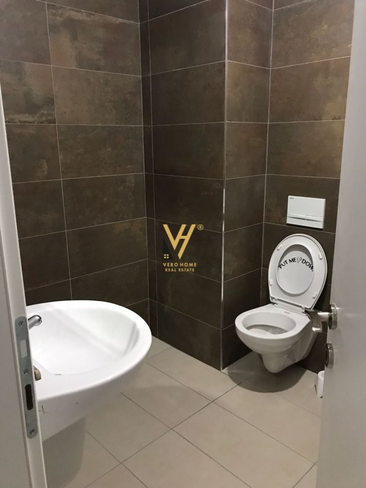 Tirane, jepet me qera apartament 1+1+Ballkon Kati 7, 70 m² 700 € (KOMPLEKSI OLIMPIK)