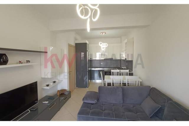 Tirane, jepet me qera apartament 1+1+BLK Kati 3, 60 m² 500 Euro (Kompleksi Golden Park)