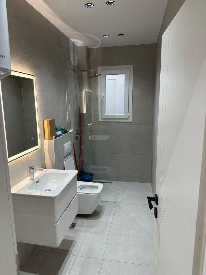 Tirane, jepet me qera apartament 2+1 Kati 3, 62 m² 800 € (Blllok)