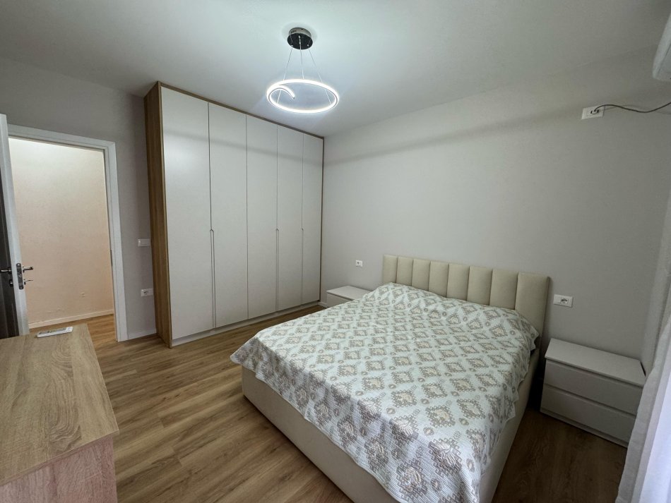 Tirane, jepet me qera apartament 2+1 Kati 3, 95 m² 750 € (rruga e kavajes)