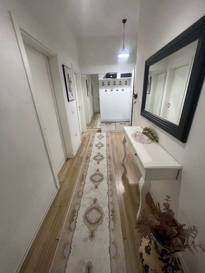 Tirane, jepet me qera apartament 2+1+Ballkon Kati 2, 100 m² 450 € (Prane Casa Italia)