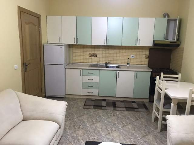 Tirane, jepet me qera apartament 1+1+BLK Kati 6, 60 m² 400 Euro (prane Grepit te Arte)