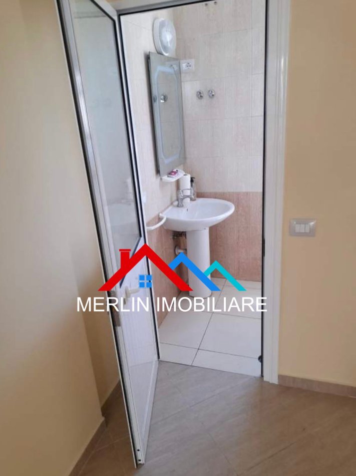 Tirane, shitet  Ambjent Biznesi, 43 m² per  118,000 € ( Ne Vasil Shanto, rruga Viktor Eftemiu)