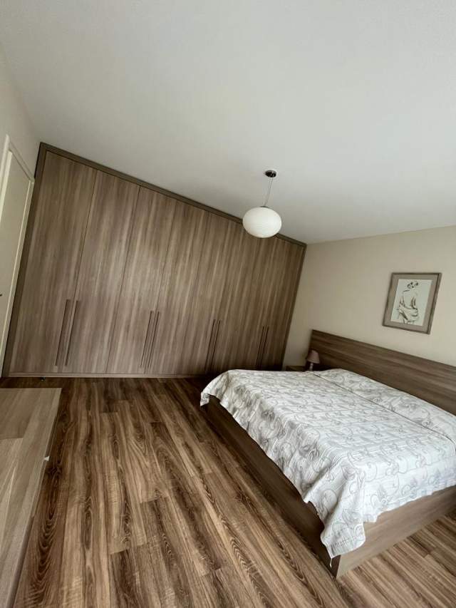 Tirane, jepet me qera apartament 2+1 Kati 1, 135 m² 1.300 Euro tek Long Hill Residence .