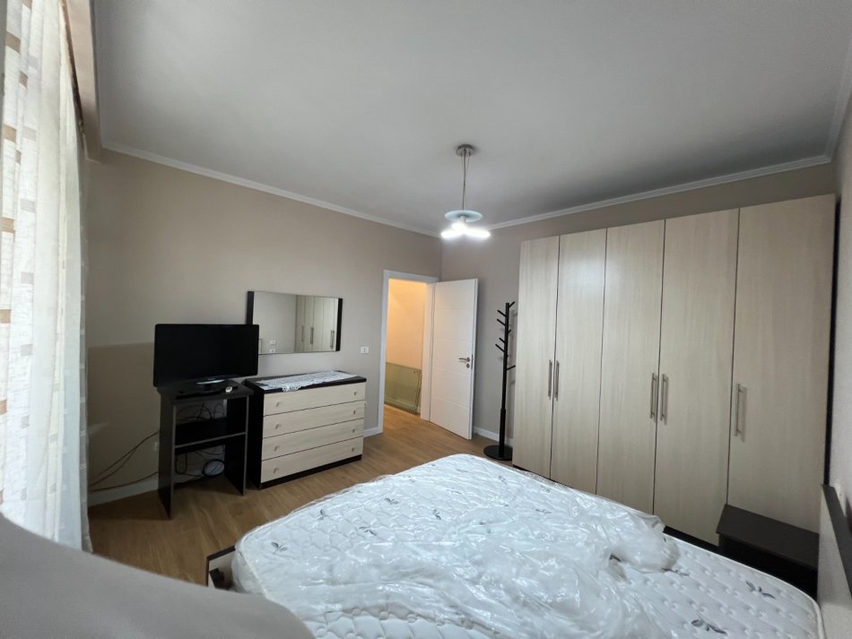 Tirane, jap me qera apartament 1+1 Kati 5, 78 m² 550 € (Tregu elektrik)