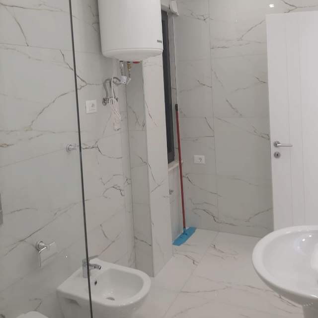 Tirane, jepet me qera apartament 1+1+BLK Kati 6, 70 m² 450 Euro (Green City)