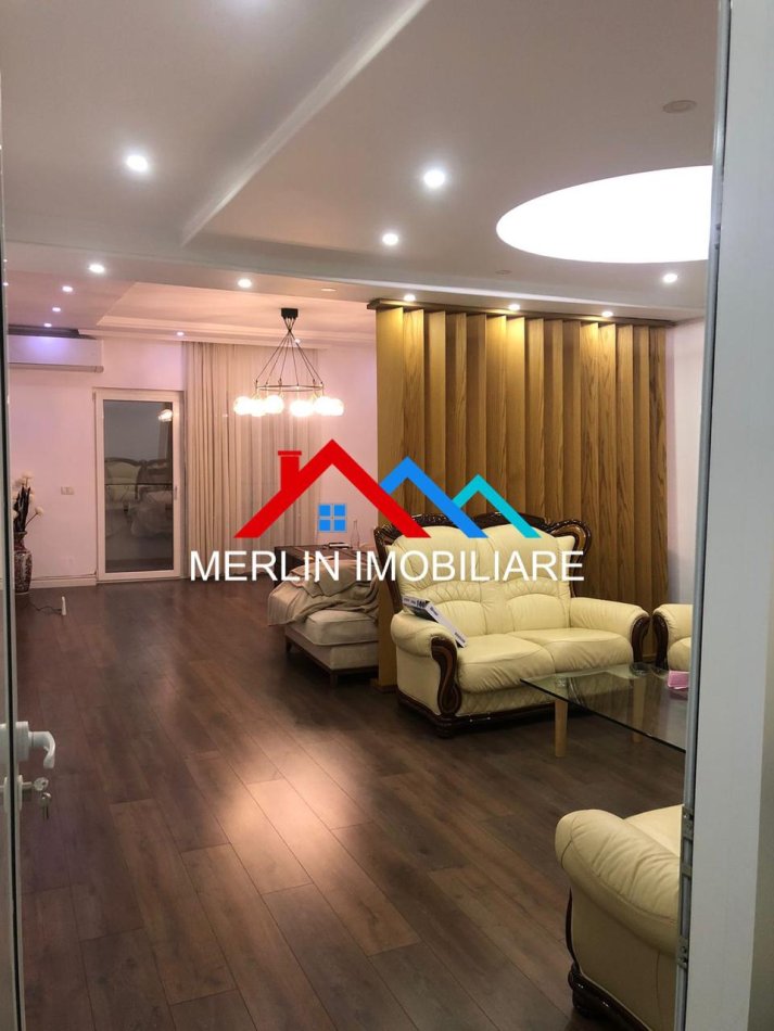 Tirane, jepet me qera apartament 3+1 Kati 6, 160 m² 800 € (Komuna Parisit(Prokop Mima))