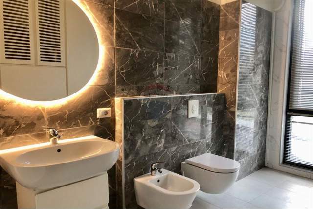 Tirane, jepet me qera apartament 2+1 Kati 3, 130 m² 1.500 Euro (Park Gate)