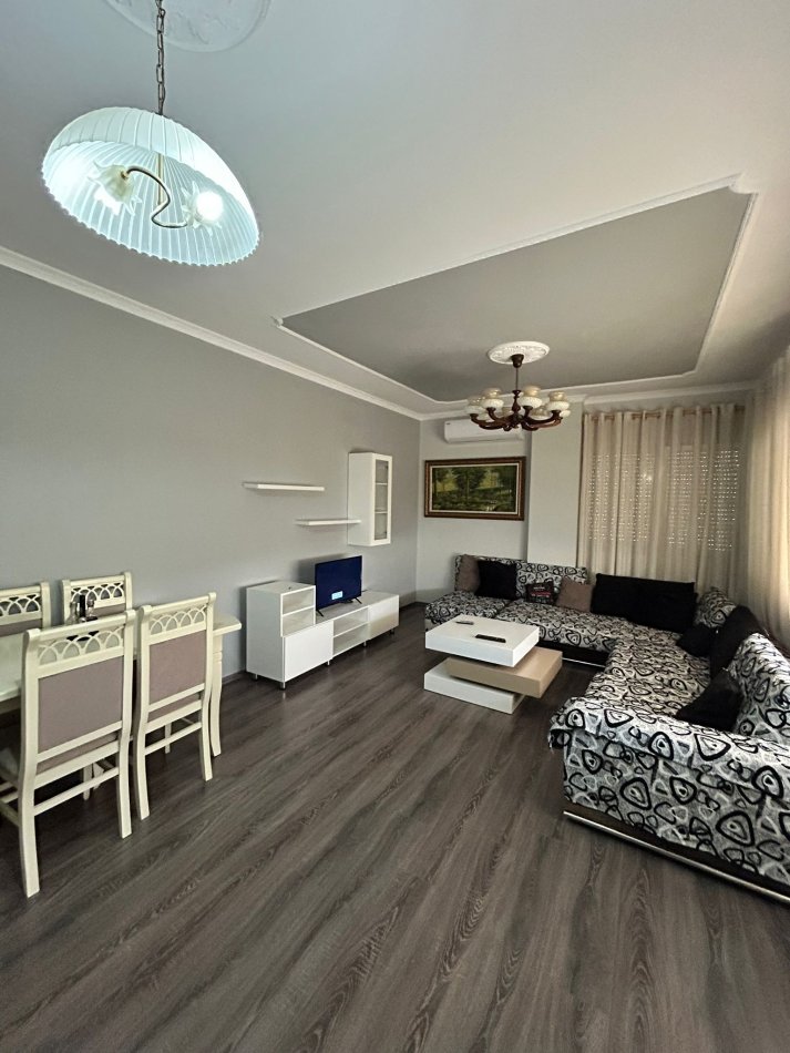 Tirane, jepet me qera apartament 2+1 Kati 4, 90 m² 450 € (Fresk)