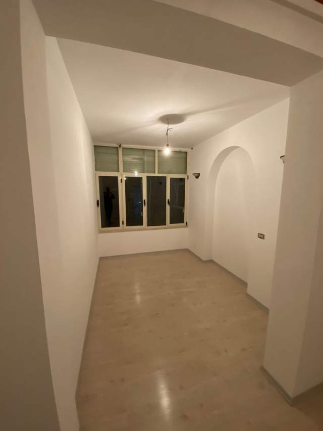Tirane, shes apartament 1+1+BLK Kati 5, 58 m² 77.000 Euro (Rruga e Kavajes)
